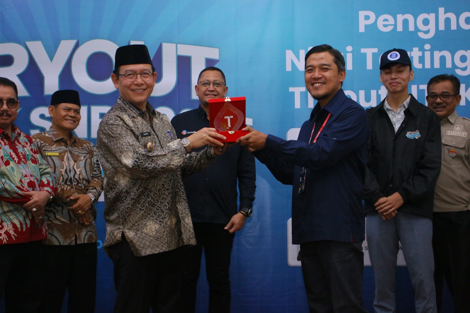 siswa-sman-2-payakumbuh-raih-nilai-tertinggi-nasional-tryout-utbk-2025