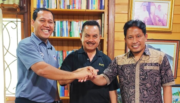 Ngopi di Rumah Datuak: Tiga Tokoh Bahas Masa Depan Olahraga Sumbar