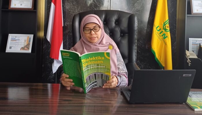 Guru Besar UIN Bukittinggi Lahirkan Buku, Perkuat Jati Diri Keilmuan Kampus