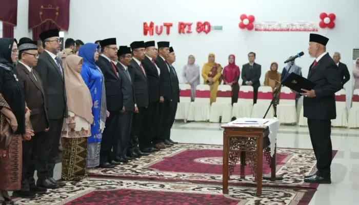 Mahyeldi Lantik 14 Pejabat Tinggi Pratama, Genjot Kinerja Pemprov Sumbar