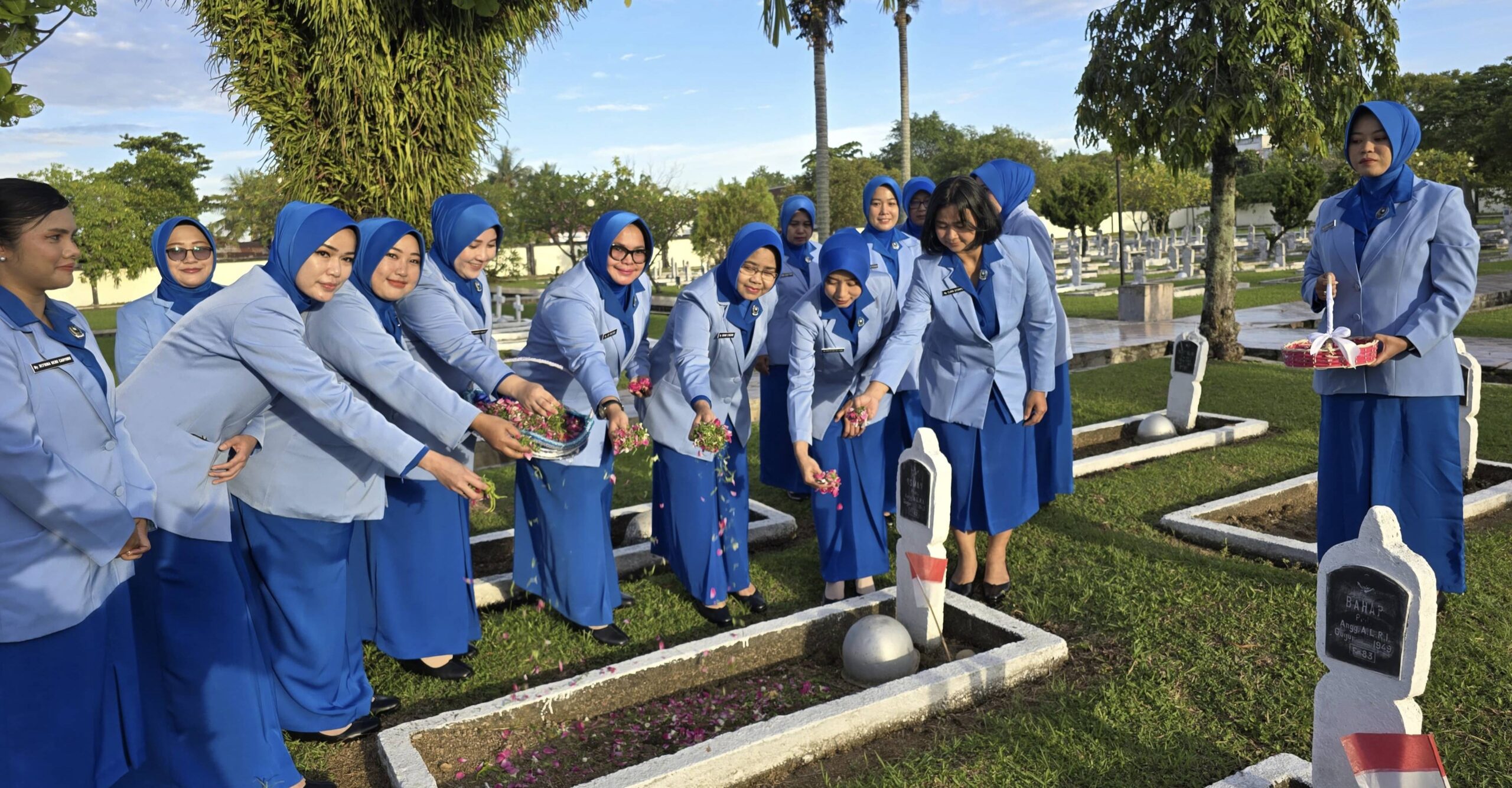 jalasenastri-gabungan-daerah-ii-laksanakan-ziarah-rombongan 