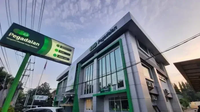 pegadaian-berangkatkan-50-nasabah-umrah-lewat-arrum-safar