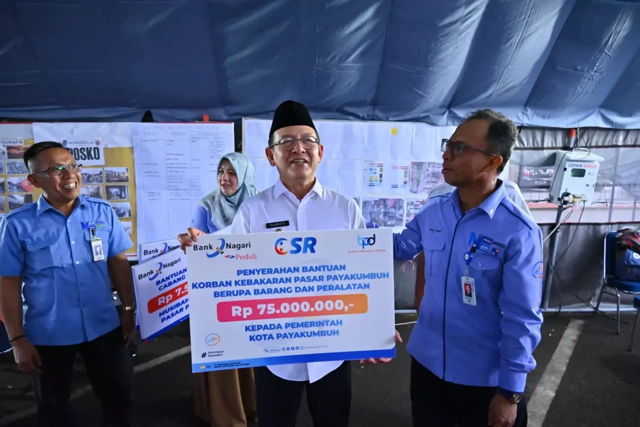 bank-nagari-payakumbuh-berikan-bantuan-dan-restrukturisasi-hutang-pedagang-korban-kebakaran