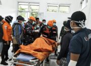 Gelombang Hantam Sampan, Nelayan Mentawai Tewas; Tim SAR Evakuasi Jenazah