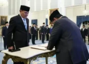 Prabowo Lantik Djamari Chaniago Jadi Menko Polkam, Budi Gunawan Diganti