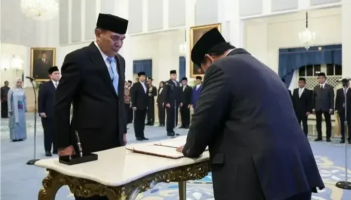 Prabowo Lantik Djamari Chaniago Jadi Menko Polkam, Budi Gunawan Diganti