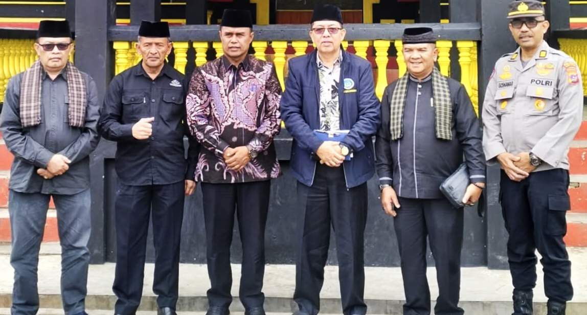 indang-dewata-apresiasi-ketua-kan-lasi-canduang-yang-peduli-konservasi-lingkungan