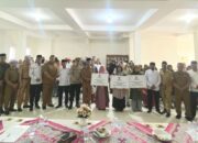 Pemko Bersama Baznas Bukittinggi Kembali Salurkan Zakat Tahap Tiga Tahun 2025