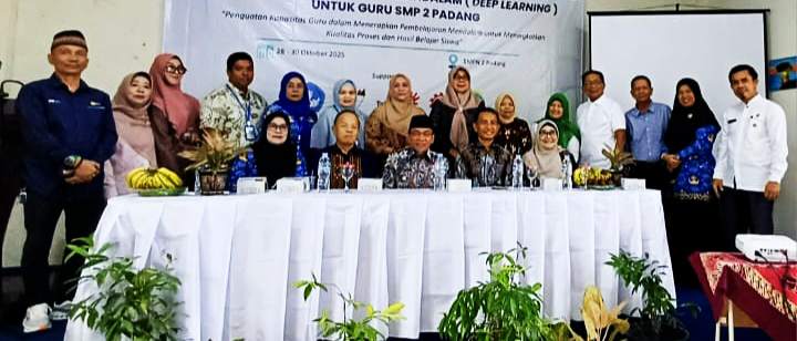 dp-ala-smpn-2-padang-gelar-pelatihan-deep-learning-terhadap-guru