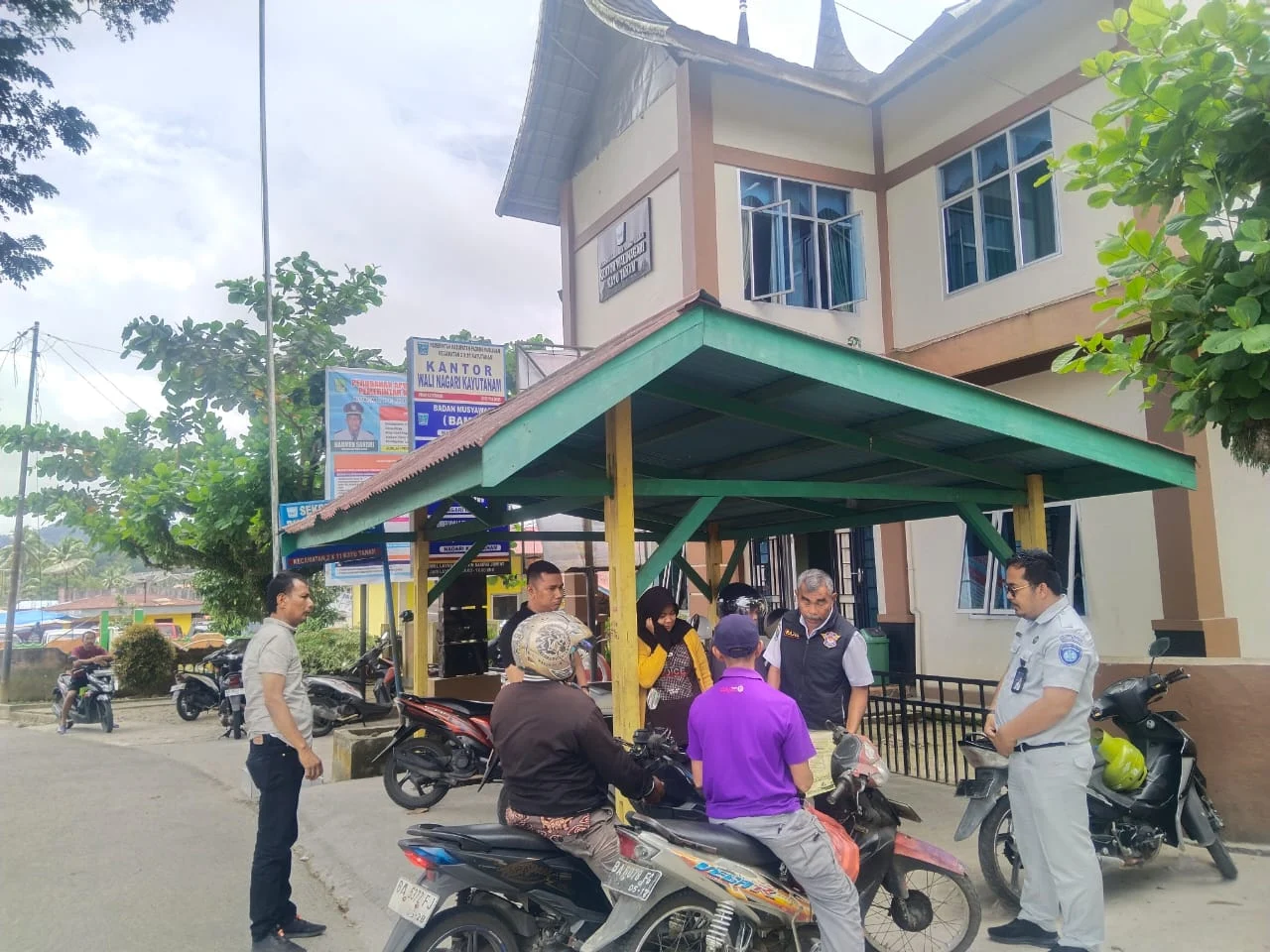 jasa-raharja-dan-bapenda-sumbar-sosialisasi-program-pemutihan-pajak-di-kayu-tanam