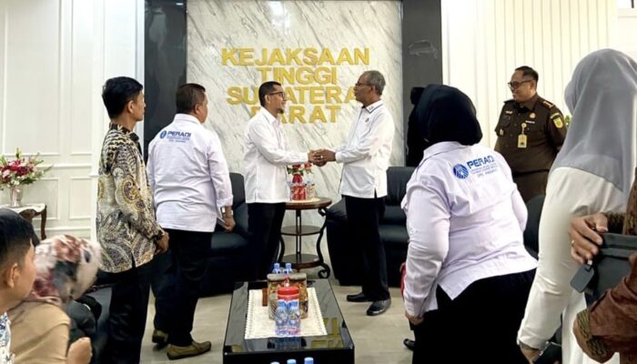 Kejati Sumbar dan Peradi Padang Bangun Integritas Hukum