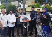 10 Betor Dibagikan Wakil Ketua DPRD Sumbar kepada Delapan Bank Sampah
