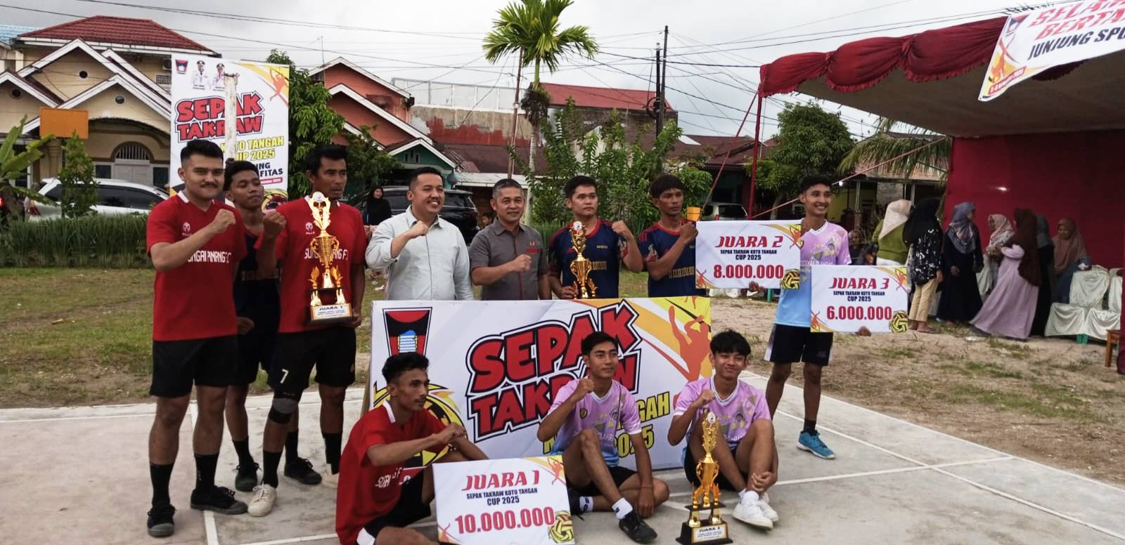 turnamen-sepak-takraw-koto-tangah-cup-2025-ditutup-ketua-koni-padang
