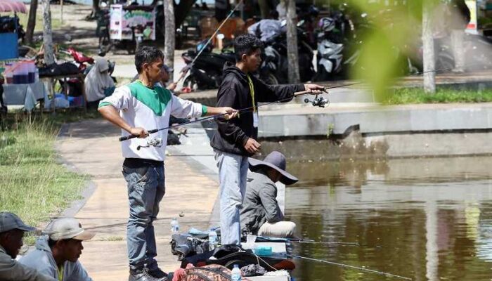 Ratusan Pemancing Ramaikan Festival Mancing Mania di Pariaman