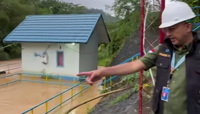 Hujan Deras Landa Padang, Banjir Sumbat Intake, Produksi Air Terhenti!