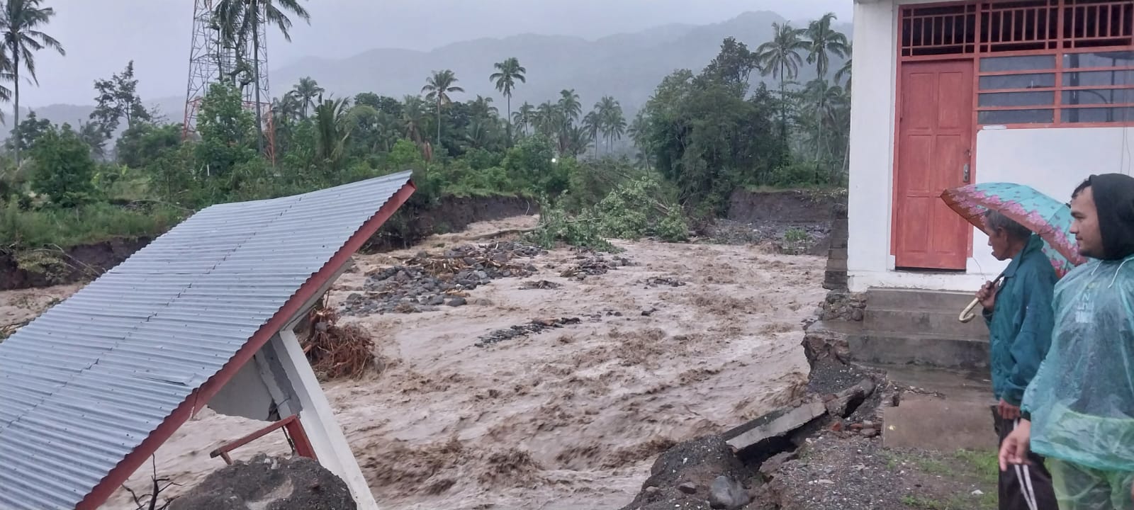 banjir-dan-longsor-meluas-di-sumbar,-ribuan-warga-terdampak