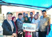 Pemko Padang Salurkan Bantuan Cepat, Pulihkan Korban Pohon Tumbang di Nanggalo