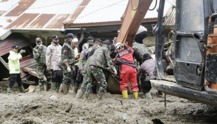 BPBD Evakuasi 16 Jenazah Korban Galodo Silaing Jembatan Kembar Padang Panjang