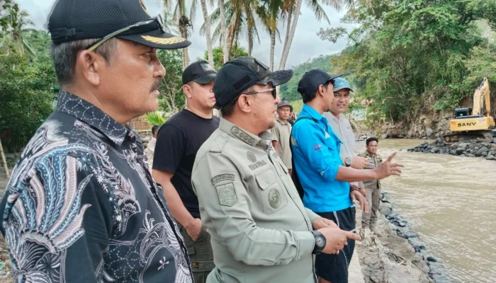 Pemkab Tanah Datar Pacu Buka Akses Jalan Sumpur Terdampak Banjir Bandang