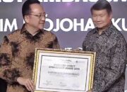 Hashim Terima Award, Irman Gusman Apresiasi Diplomasi Energi dan Iklim