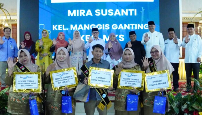 Bukittinggi Gelar Wisuda Sekolah Keluarga Gemilang 2025, Cetak Keluarga Berkualitas!