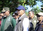 Gubernur Sumbar Pimpin Gotong Royong Pulihkan Pantai Morgan Pasca Bencana