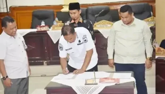 DPRD Pariaman Ketok Palu, Sahkan Lima Perda Akhir Tahun 2025!