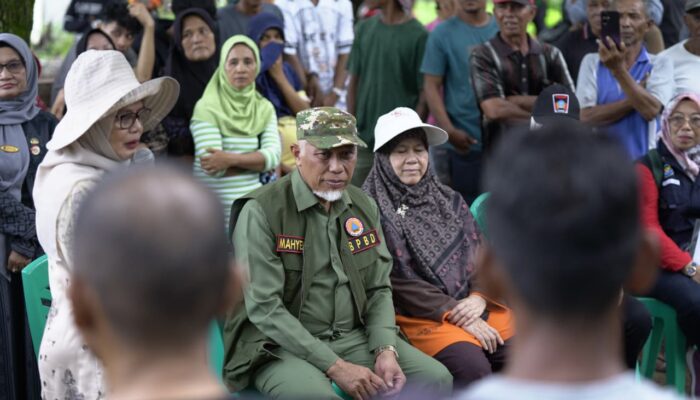 Banjir Susulan Terjang Padang, Gubernur Imbau Warga Mengungsi, Percepat Penanganan!
