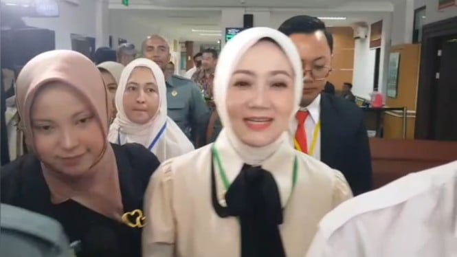 atalia-hadirkan-saksi-di-sidang-cerai,-ridwan-kamil-diwakili-pengacara