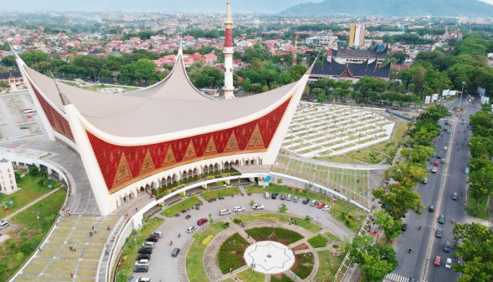 DMI Instruksikan Masjid Gelar Sholat Ghaib, Kumpulkan Donasi Bantu Korban Bencana