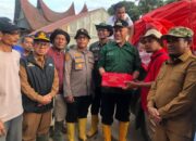Gubernur Sumbar Tinjau Korban Banjir Solok, Serahkan Bantuan Rp68 Juta