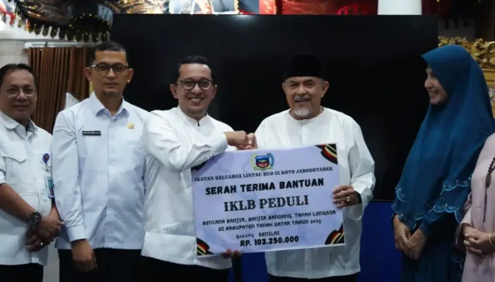 Bupati Eka Putra Terima Bantuan Korban Bencana dari IKLB dan AP3MI