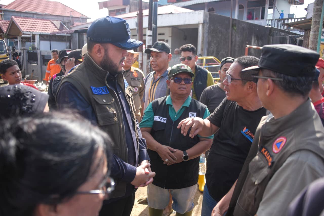 fadly-amran-minta-warga-zona-rawan-banjir-relokasi-sementara-ke-rusunawa
