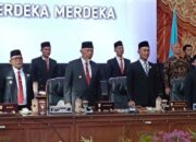 Hadiri Paripurna HUT Pasbar, Gubernur Tekankan Hilirisasi dan Mitigasi