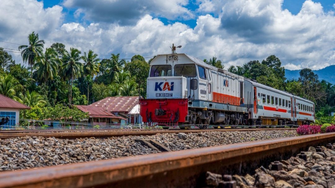 kai-sumbar-operasikan-ribuan-kursi,-layani-libur-panjang-isra-mi’raj