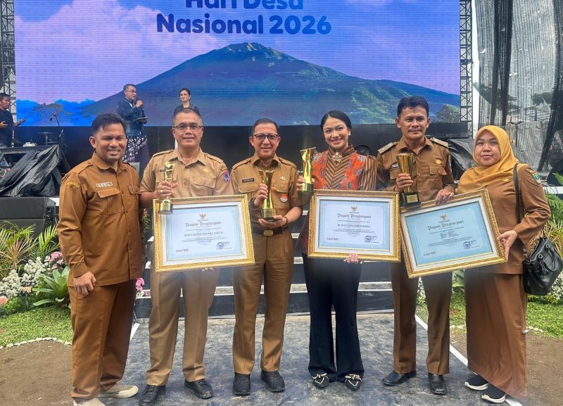 gubernur-mahyeldi-raih-upakarya-wanua-nugraha-dari-pemerintah-pusat