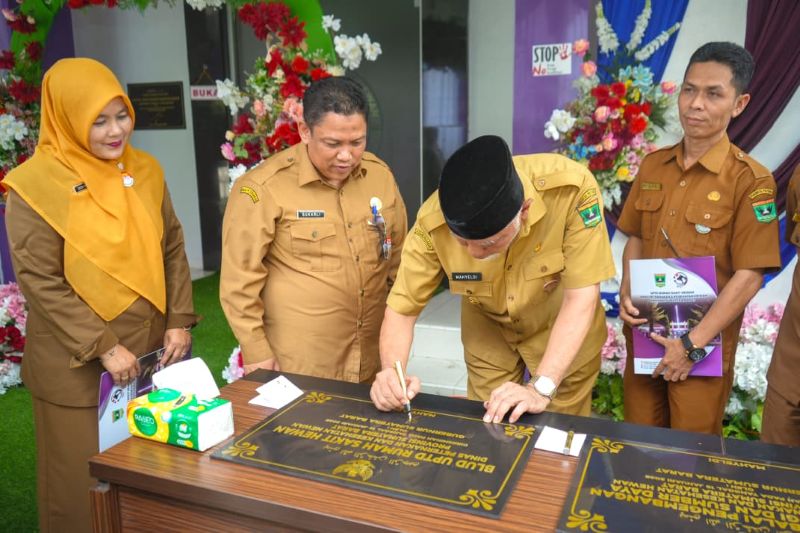 berikan-layanan-lebih-mandiri,-blud-tiga-uptd-peternakan-sumbar-diresmikan
