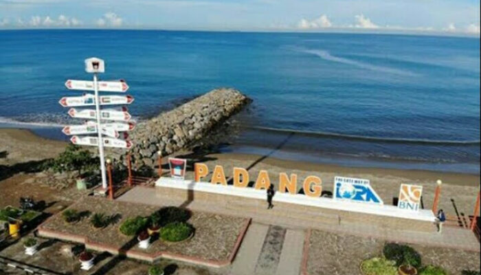 Wisatawan Resah, DPRD Desak Pemko Padang Berantas Pungli di Pantai Padang