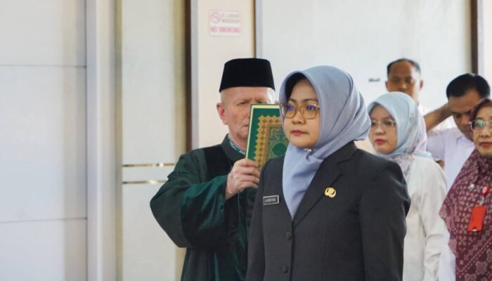 Bupati Dharmasraya Lantik Kadis Pertanian, Tingkatkan Kesejahteraan Petani