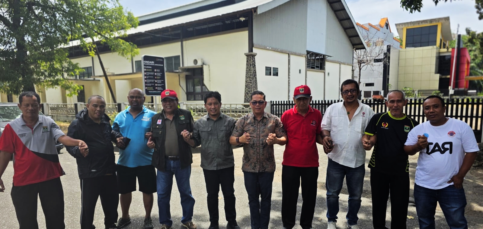 cari-solusi-pengelolaan-gor-bela-diri,-koni-sumbar-gelar-rapat-warung-kopi 