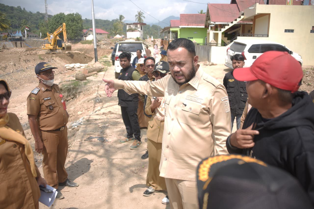wali-kota-padang-tinjau-pengerukan-bendungan-gunung-nago-atasi-kekeringan