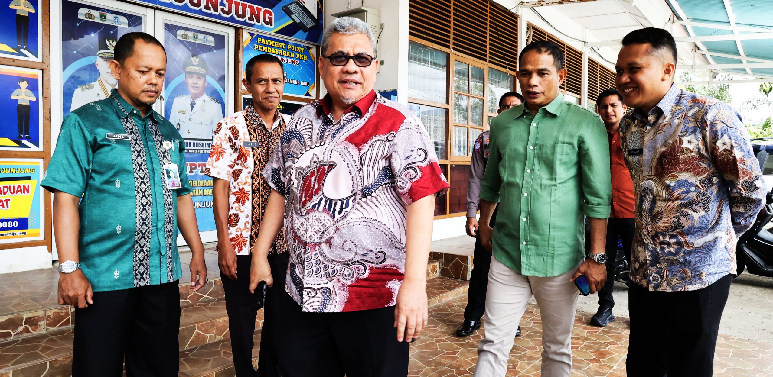 ketua-dprd-sumbar-muhidi-serap-aspirasi-sdm-dan-sarpras-samsat-sijunjung