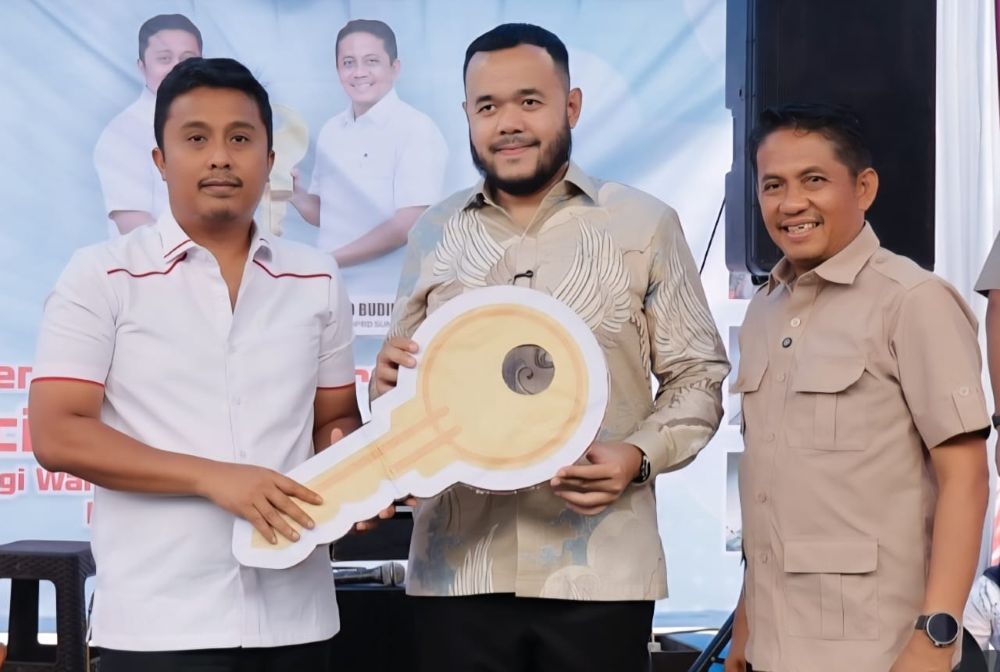 wagub-sumbar-resmikan-huntara-mandiri-kepalo-koto-kota-padang