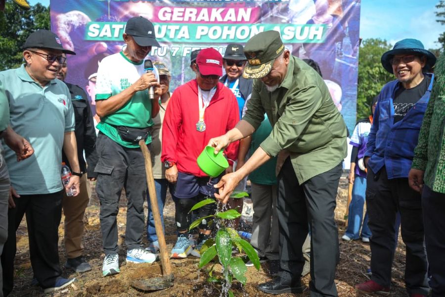deklarasi-bukit-karumuntiang,-satu-juta-pohon-asuh-ditanam