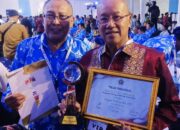 Ukir Sejarah, S Budi Syukur Terima PWI Award Peduli Olahraga di HPN 2026