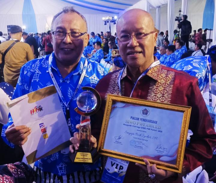 ukir-sejarah,-s-budi-syukur -terima-pwi-award-peduli-olahraga-di-hpn-2026