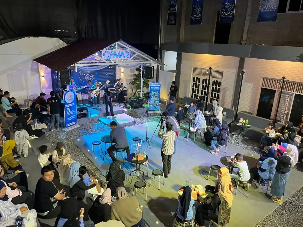 ajang-unjuk-bakat-dan-evaluasi-siswa,-qamari-music-school-gelar-home-concert