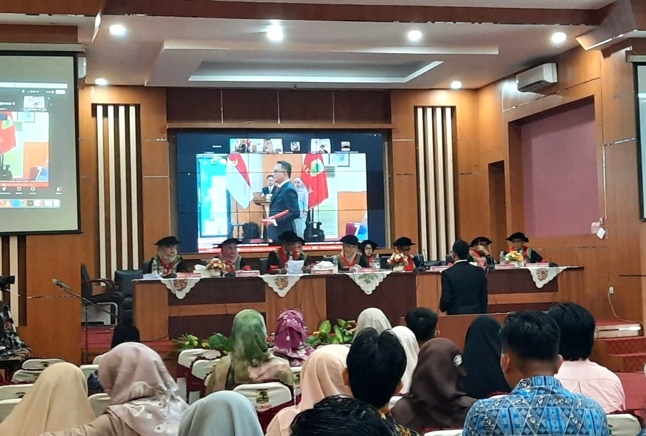 jadi-doktor-ke-121-fh-unand,-firdaus-bedah-tanggung-jawab-negara-dalam-jkn