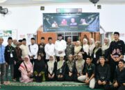Wali Kota Padang Tutup Tahrib Ramadan, Bagikan Sembako Murah dan Tas Sekolah