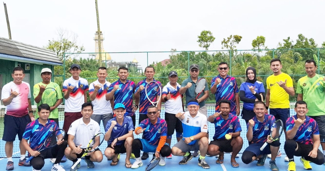 puluhan-petenis-ikuti-tenis-eksekutif-gelaran-dragon-tc-seri-i-dan-dian-anjasmara-raih-juara